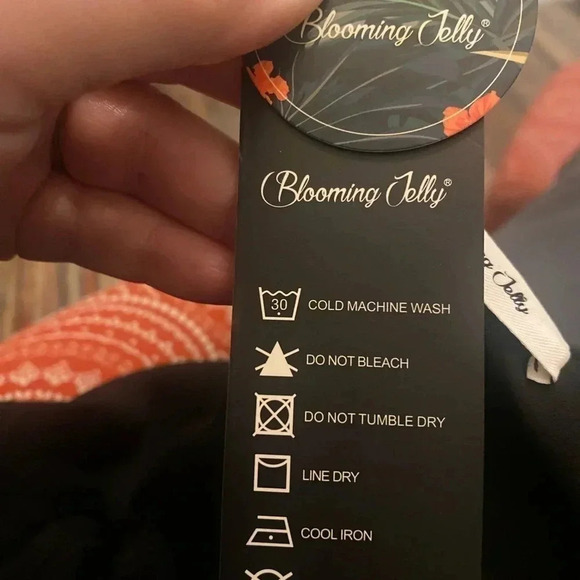 Blooming jelly blouse Black Lace Blouse Large NWT - Picture 2 of 7